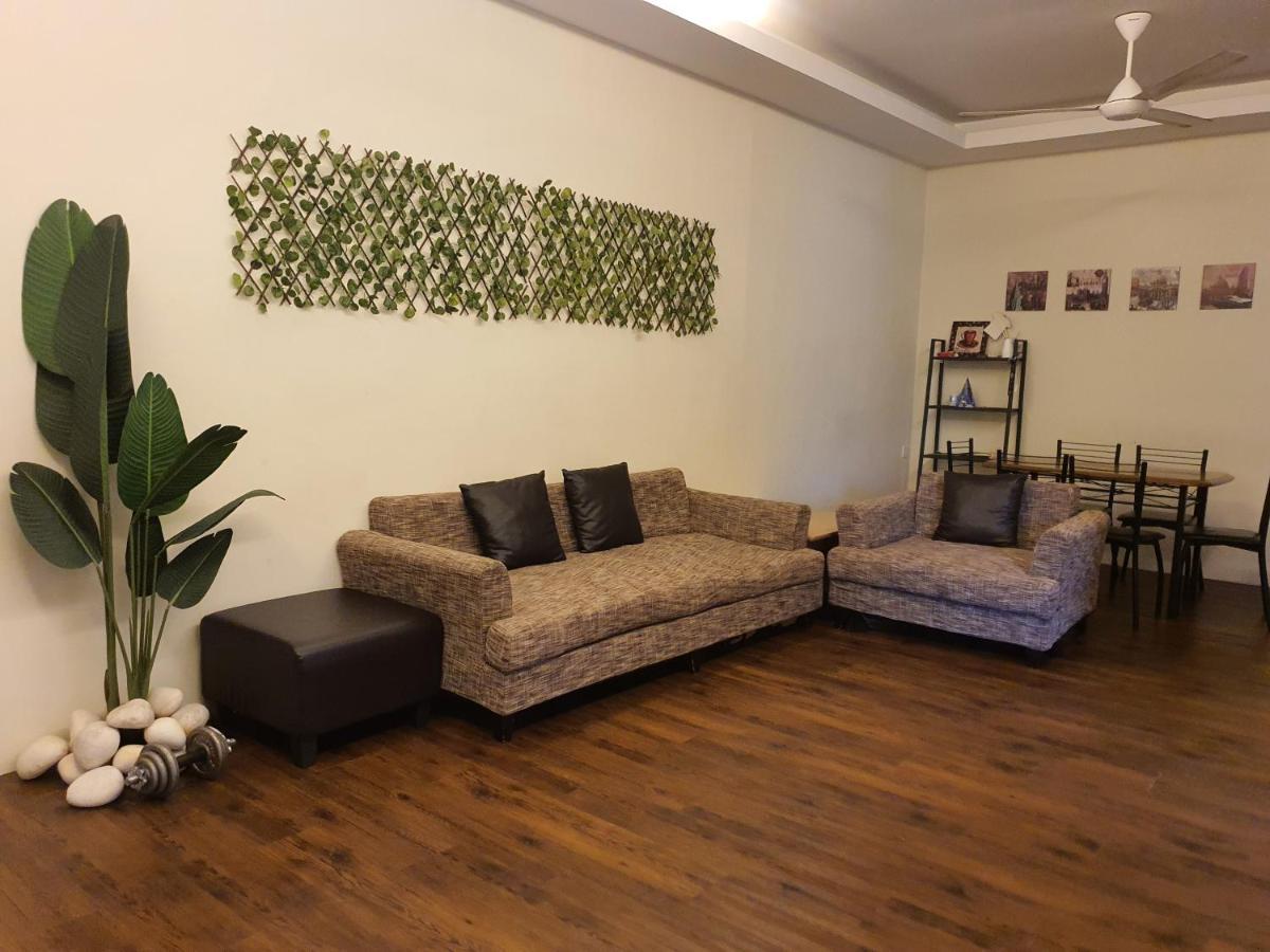 Swimming Pool Party House Apartman Batu Pahat Kültér fotó