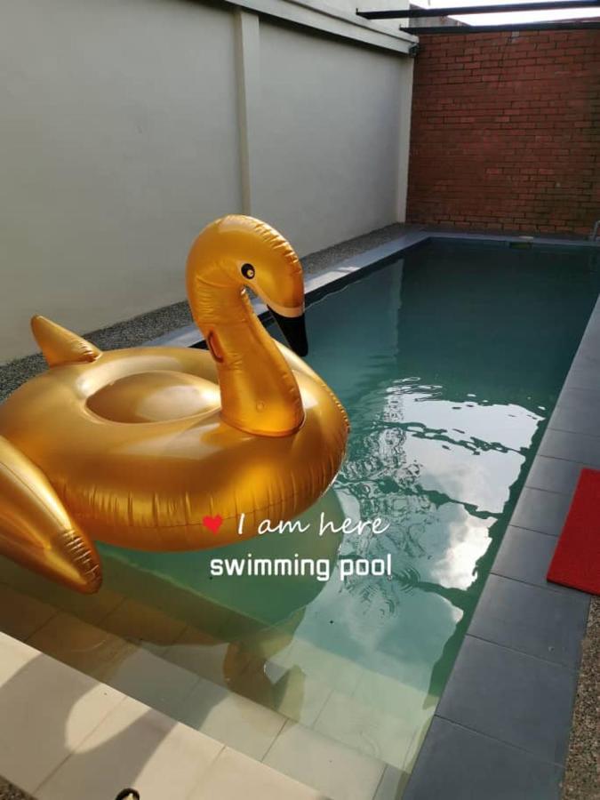 Swimming Pool Party House Apartman Batu Pahat Kültér fotó