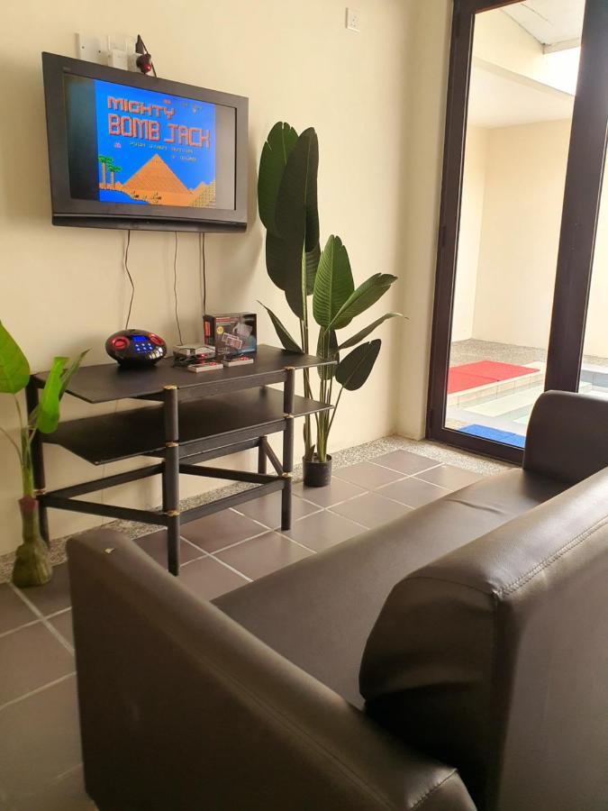 Swimming Pool Party House Apartman Batu Pahat Kültér fotó