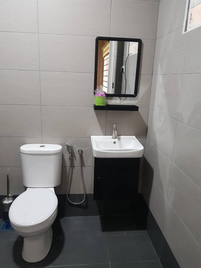 Swimming Pool Party House Apartman Batu Pahat Kültér fotó