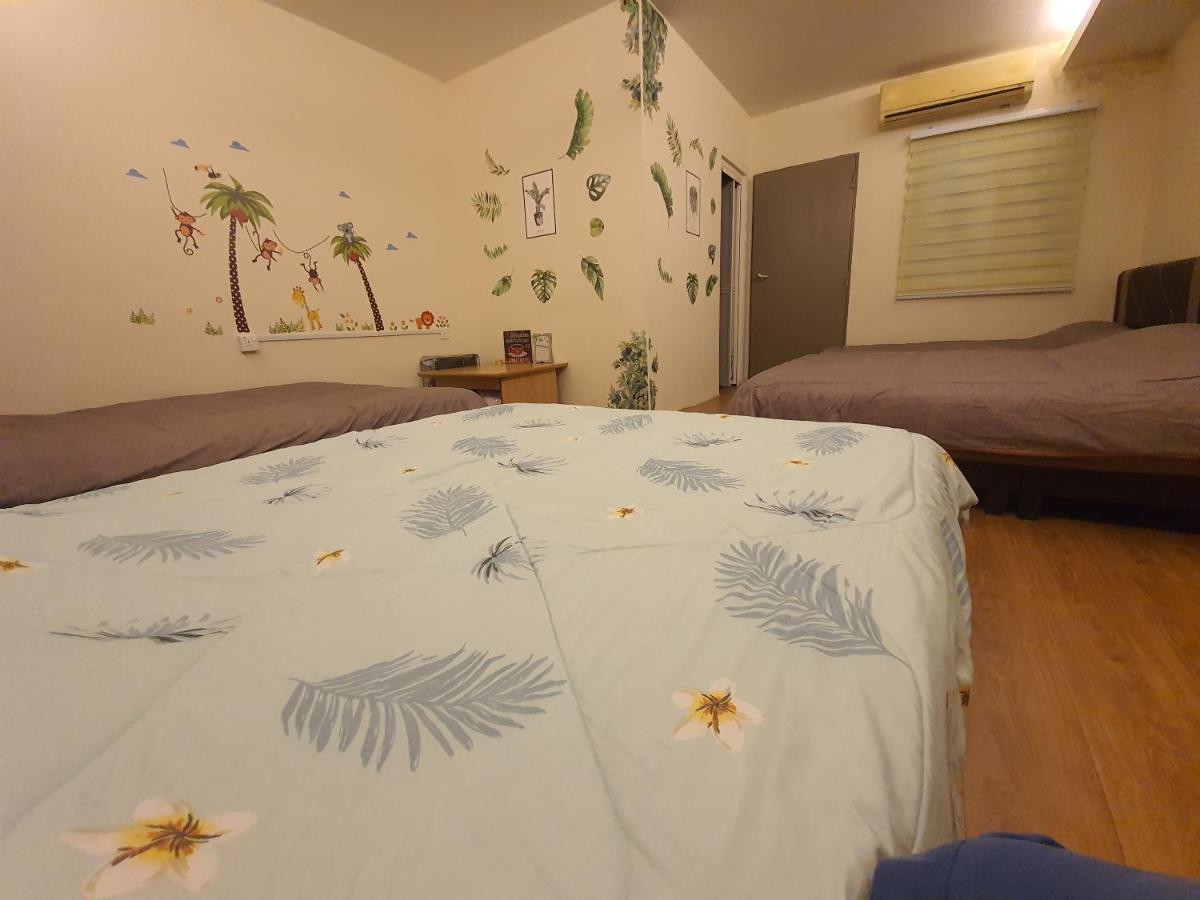 Swimming Pool Party House Apartman Batu Pahat Kültér fotó