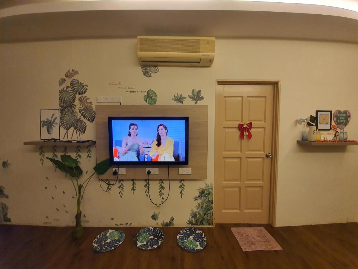 Swimming Pool Party House Apartman Batu Pahat Kültér fotó
