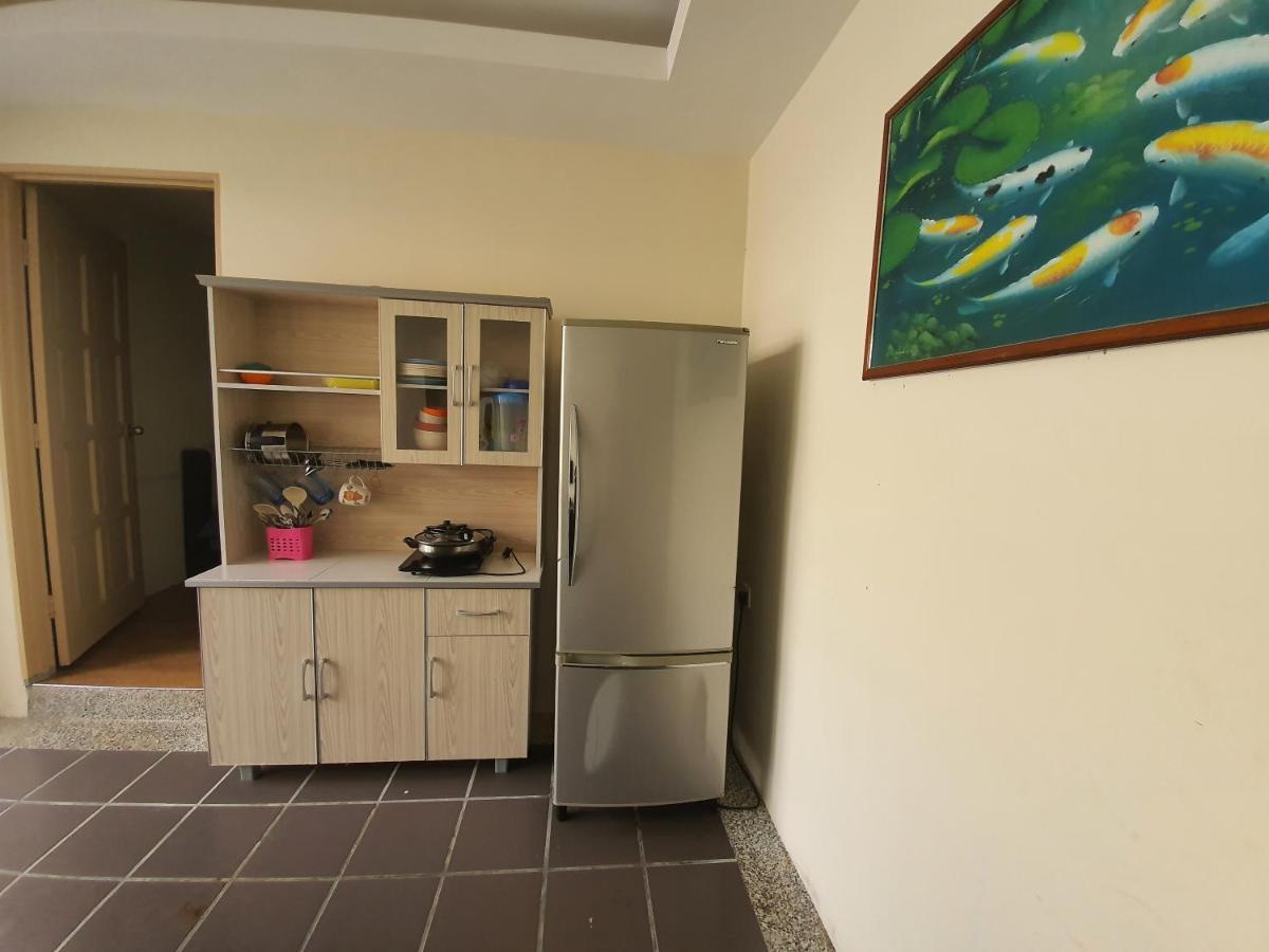 Swimming Pool Party House Apartman Batu Pahat Kültér fotó